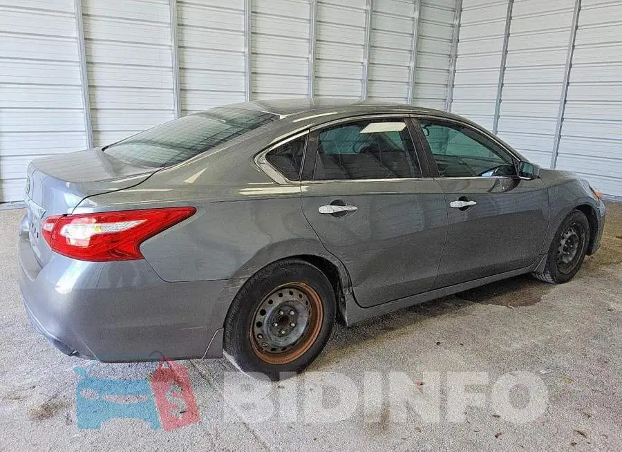 1N4AL3AP0HN308993 Photo# 3