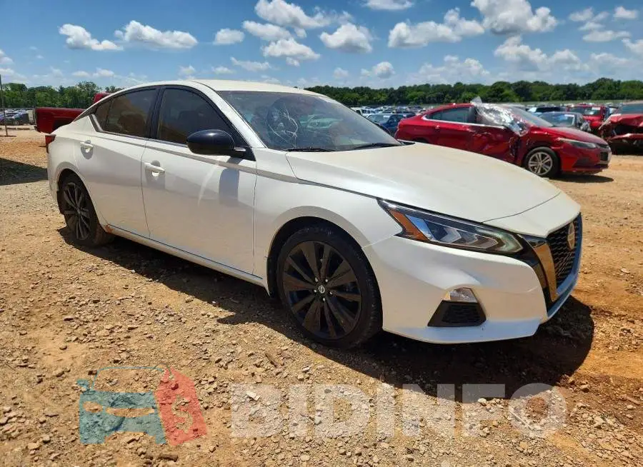 1N4BL4CV1LC130473 Photo# 4