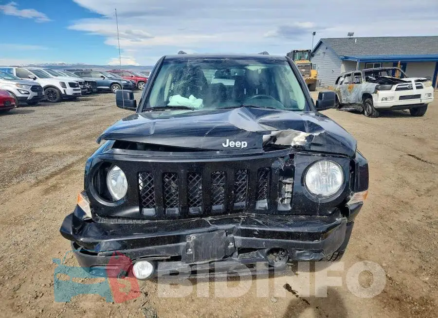 1C4NJRFB3HD174102 Photo# 5