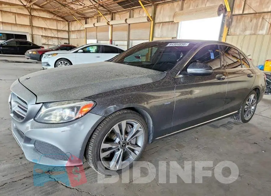 55SWF4HB0JU255609 Photo# 1