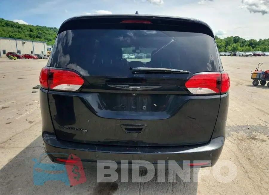 2C4RC1EG6JR312227 Photo# 6