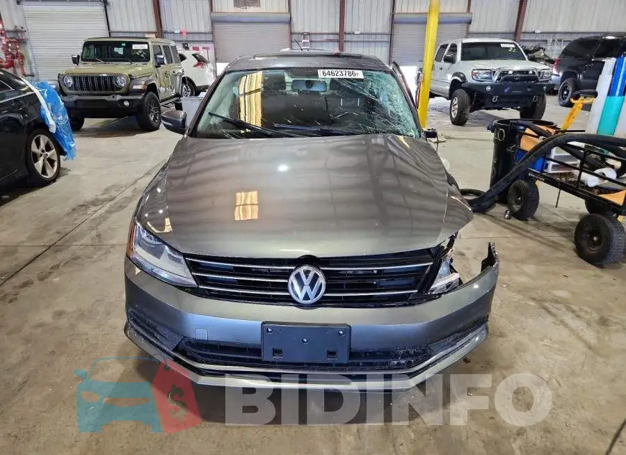 3VWDB7AJ4HM279244 Photo# 5