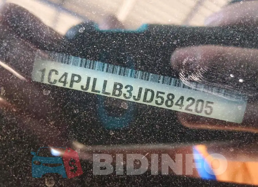1C4PJLLB3JD584205 Photo# 13