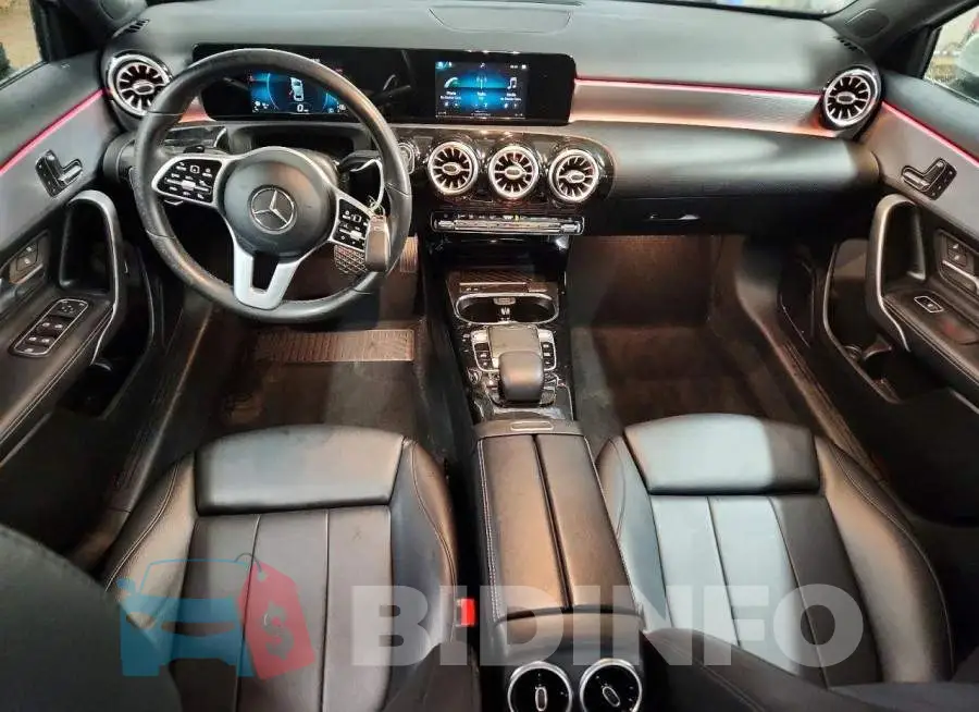 WDD3G4EB2KW033629 Photo# 8