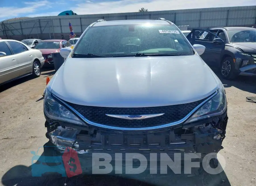 2C4RC1EG7JR271302 Photo# 5