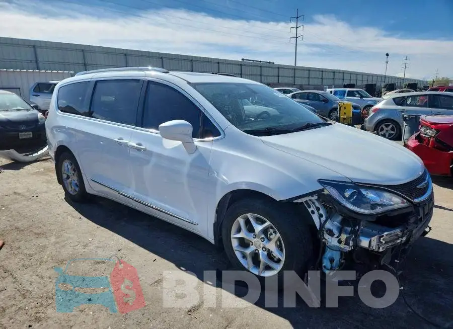 2C4RC1EG7JR271302 Photo# 4