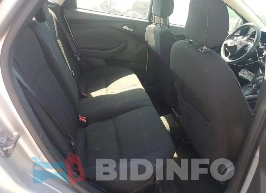 1FADP3F24JL250807 Photo# 10