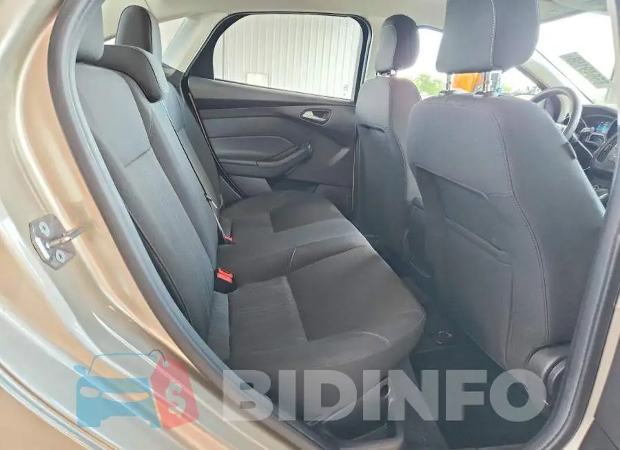 1FADP3F26JL218540 Photo# 10