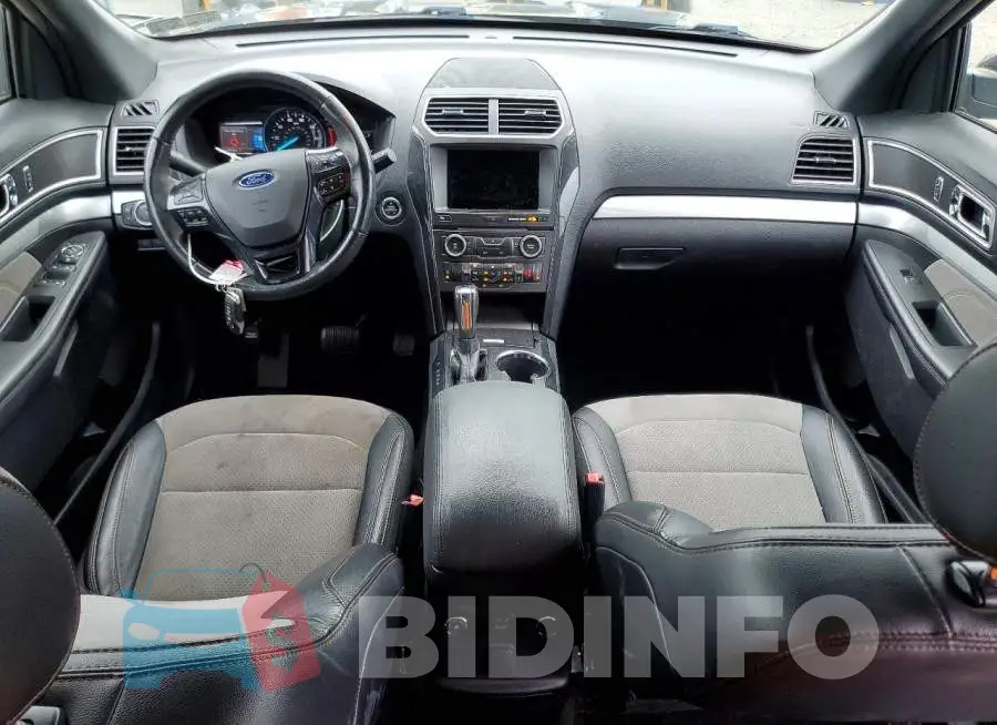 1FM5K8D89HGC28835 Photo# 8
