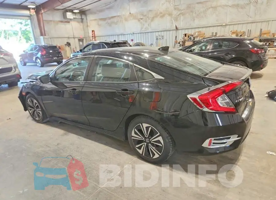 19XFC1F70HE003950 Photo# 2