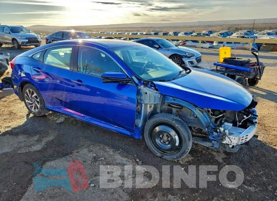 19XFC2F72HE010131 Photo# 4