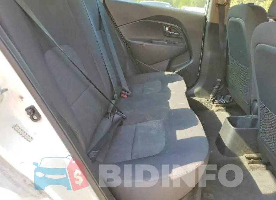 KNADM4A31H6006627 Photo# 10