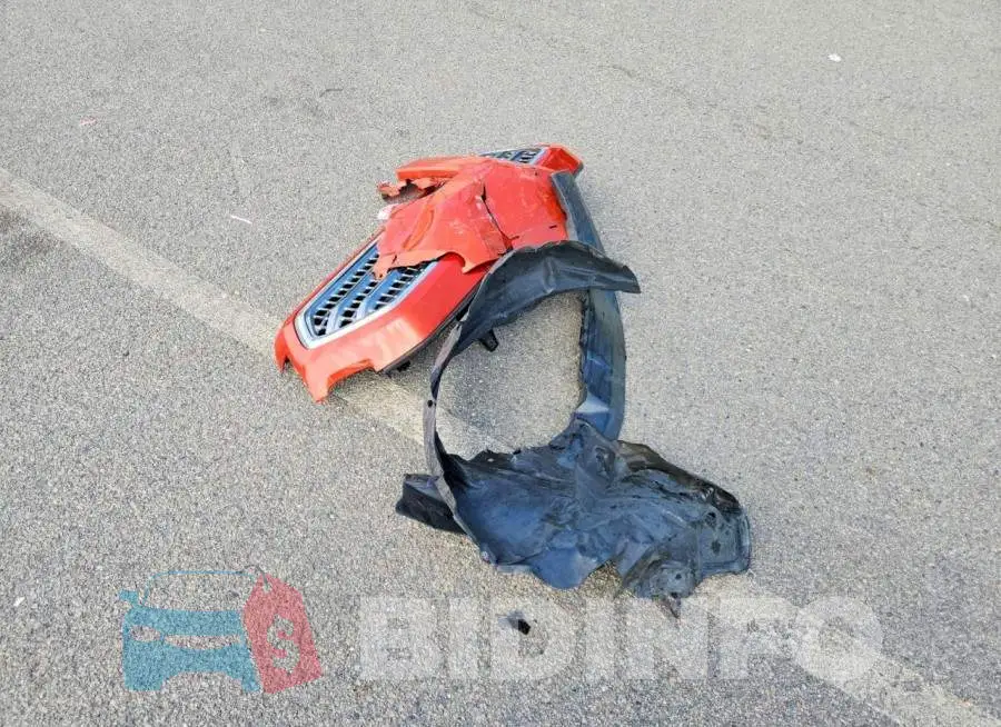 3TMCZ5AN0HM081844 Photo# 12