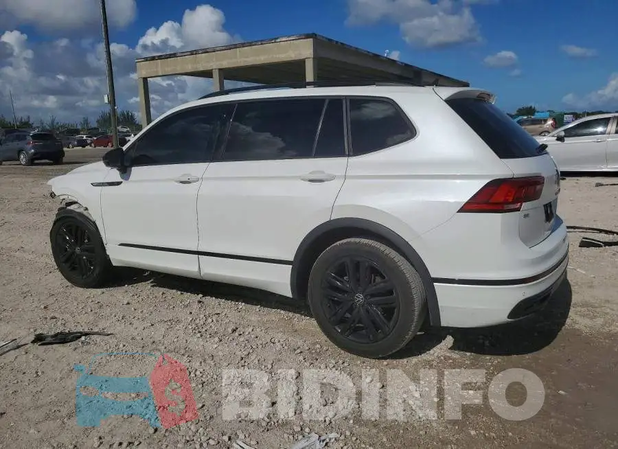 3VVCB7AX5NM069221 Photo# 2