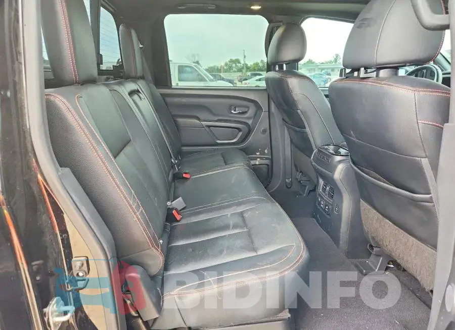 1N6AA1ED4PN109672 Photo# 10