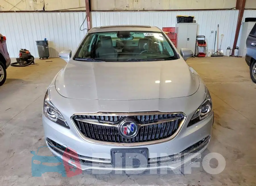1G4ZR5SS1JU142811 Photo# 5
