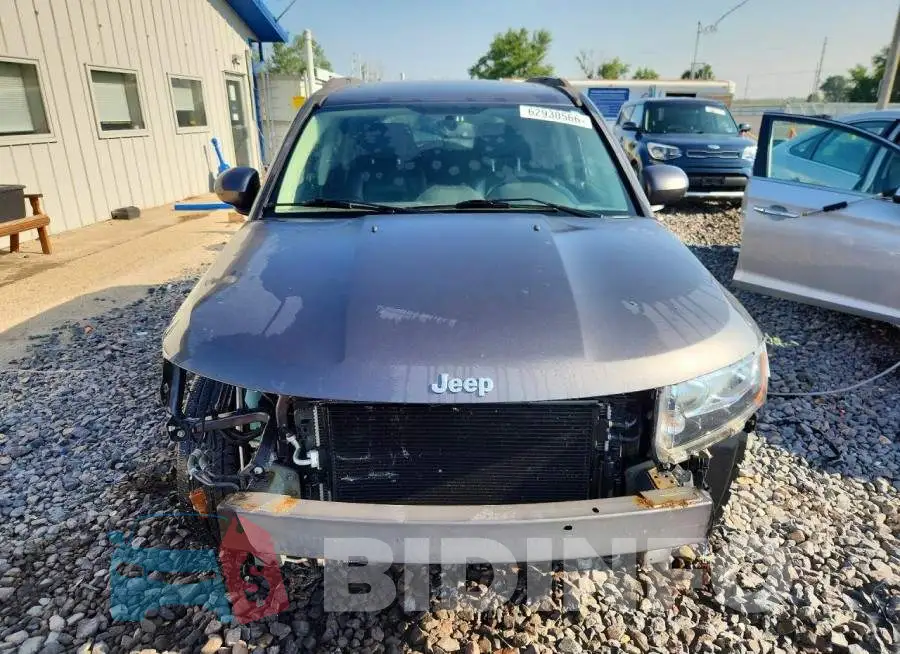 1C4NJDEB2HD164892 Photo# 5