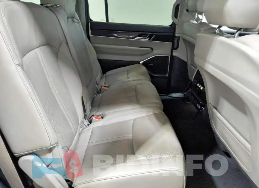 1C4SJVATXNS184256 Photo# 11
