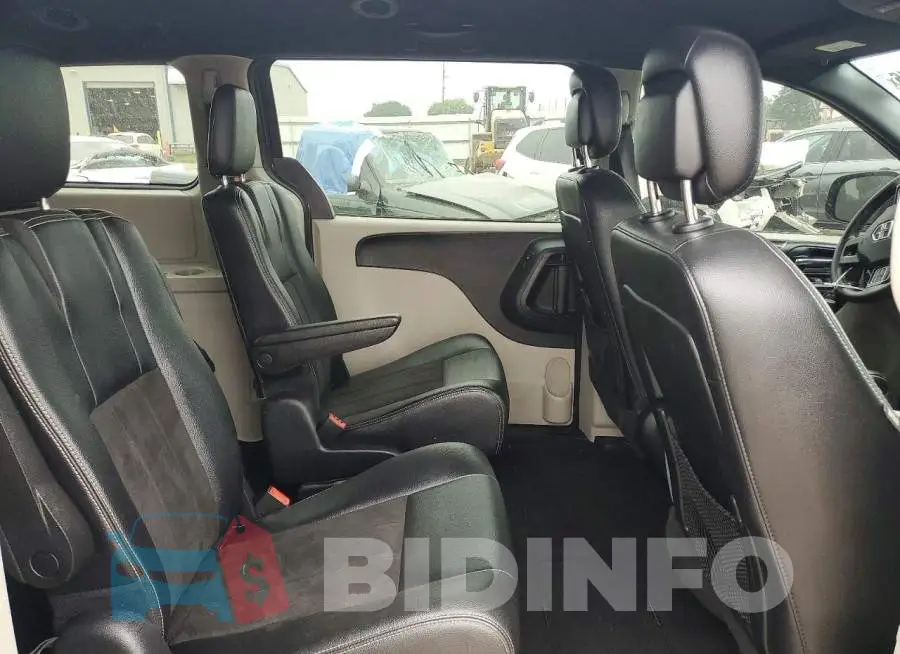 2C4RDGCG8KR660955 Photo# 11