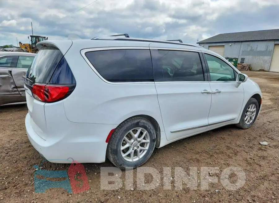 2C4RC1BG1LR133018 Photo# 3