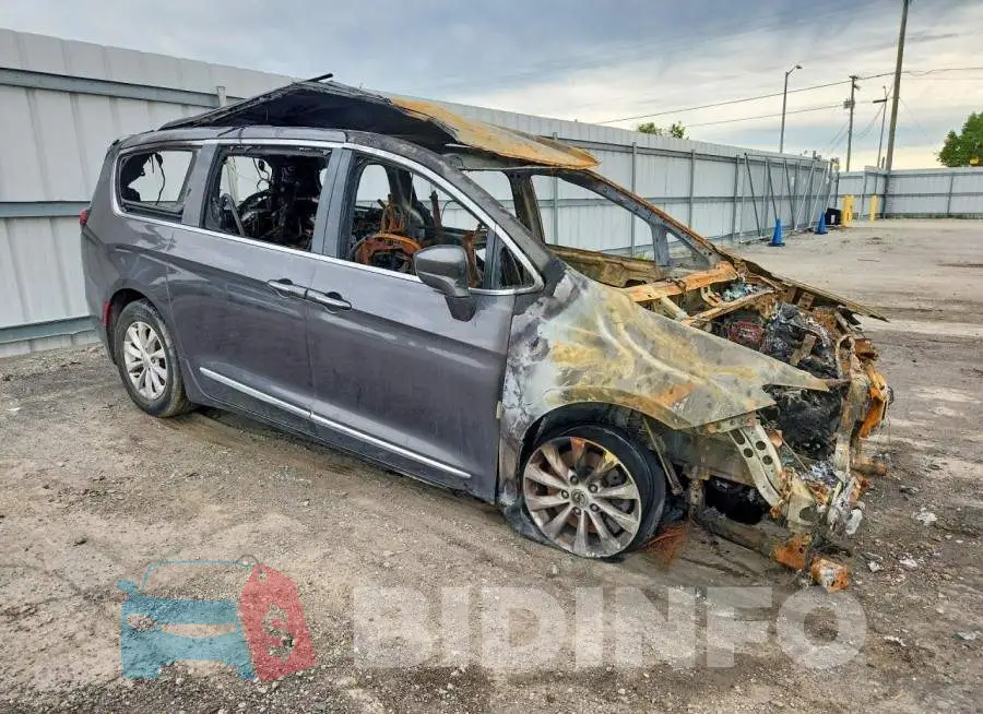 2C4RC1BG7HR598359 Photo# 4