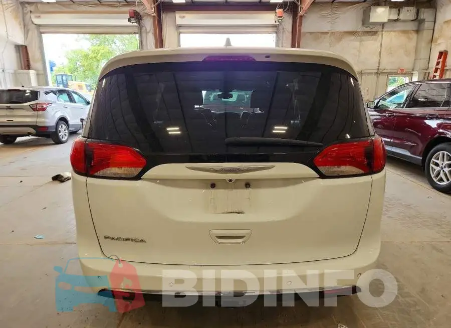 2C4RC1EGXHR565187 Photo# 6