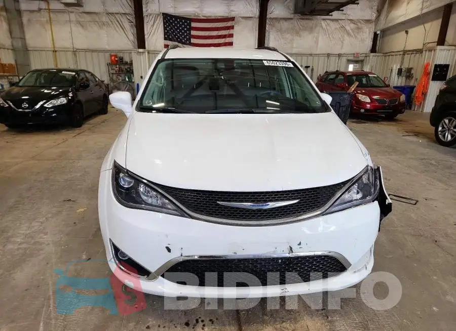 2C4RC1EGXHR565187 Photo# 5