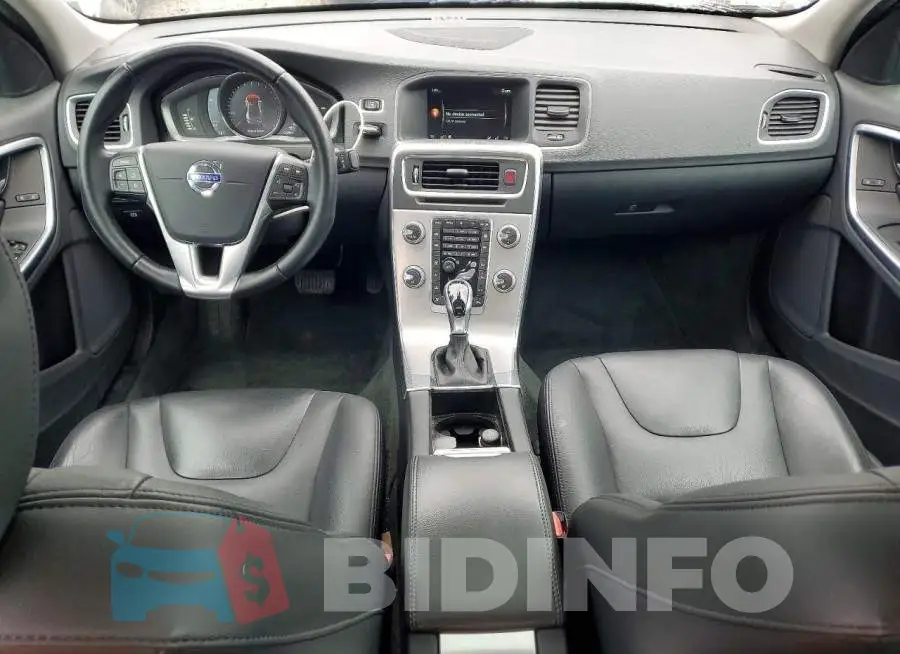 LYV402TK8HB135932 Photo# 8