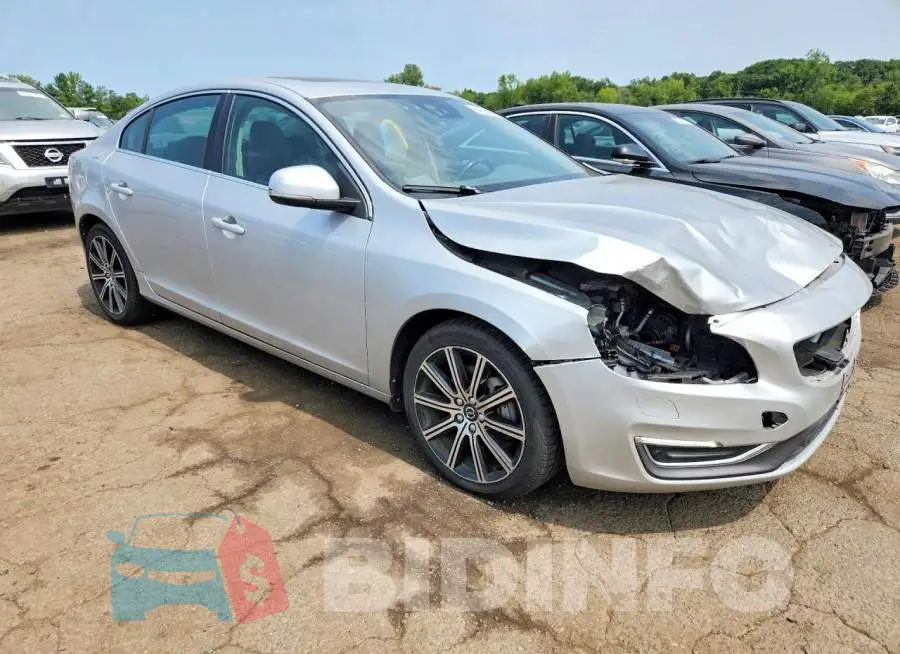 LYV402TM2HB126709 Photo# 4