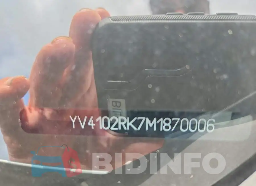 YV4102RK7M1870006 Photo# 13