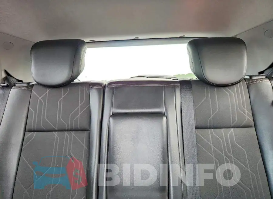 3GNCJPSB0JL272061 Photo# 10
