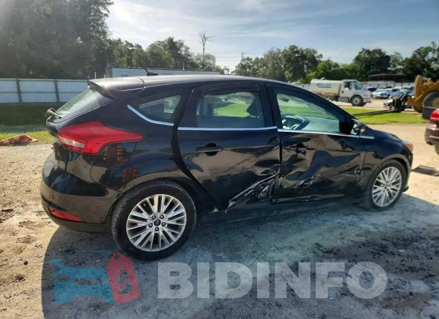 1FADP3N27JL320611 Photo# 3