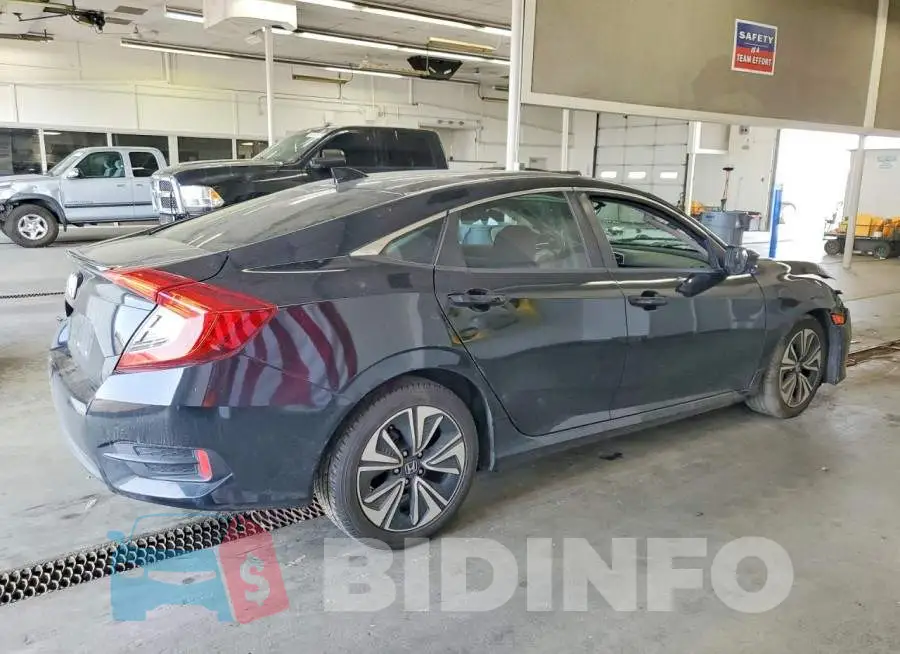 19XFC1F72HE202384 Photo# 3