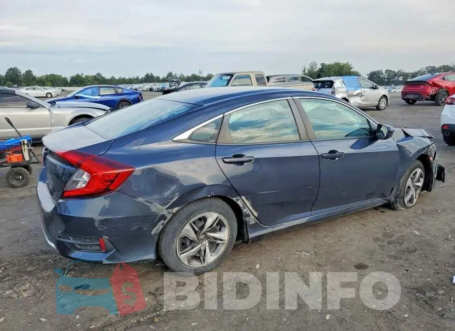 19XFC2F67KE027697 Photo# 3