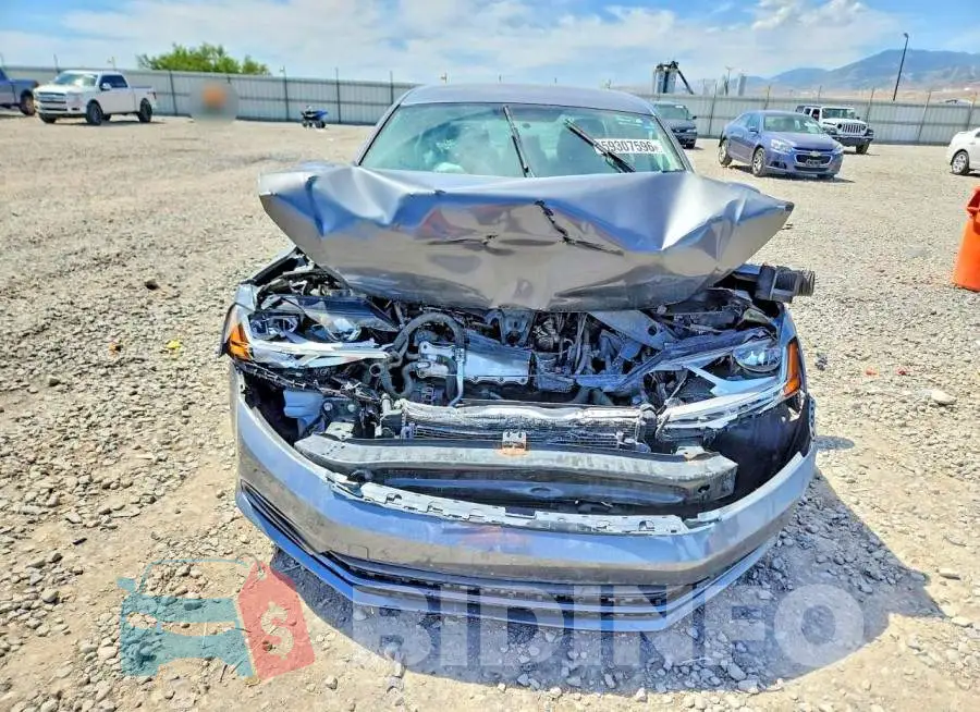 3VW167AJ8HM201542 Photo# 5