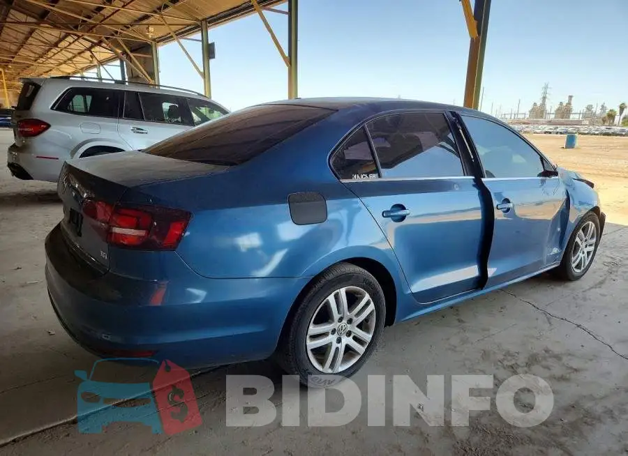 3VW2B7AJXHM202384 Photo# 3