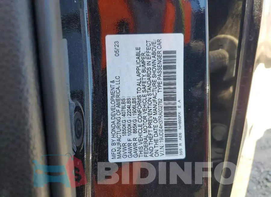19UDE4H37RA002782 Photo# 13