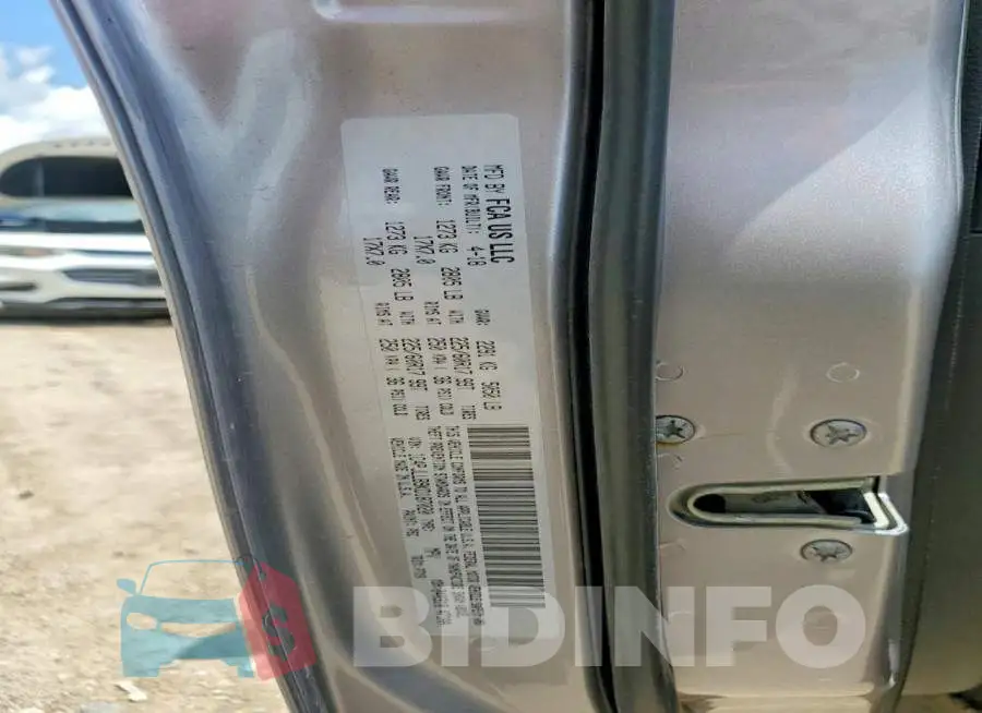 1C4PJLLB9KD187020 Photo# 13