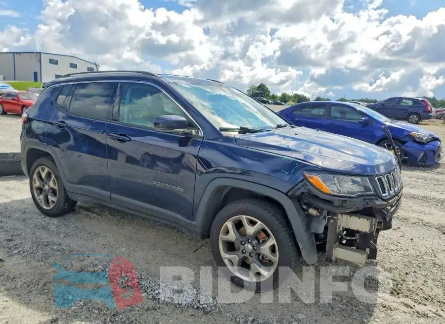 3C4NJDCB6LT123509 Photo# 4