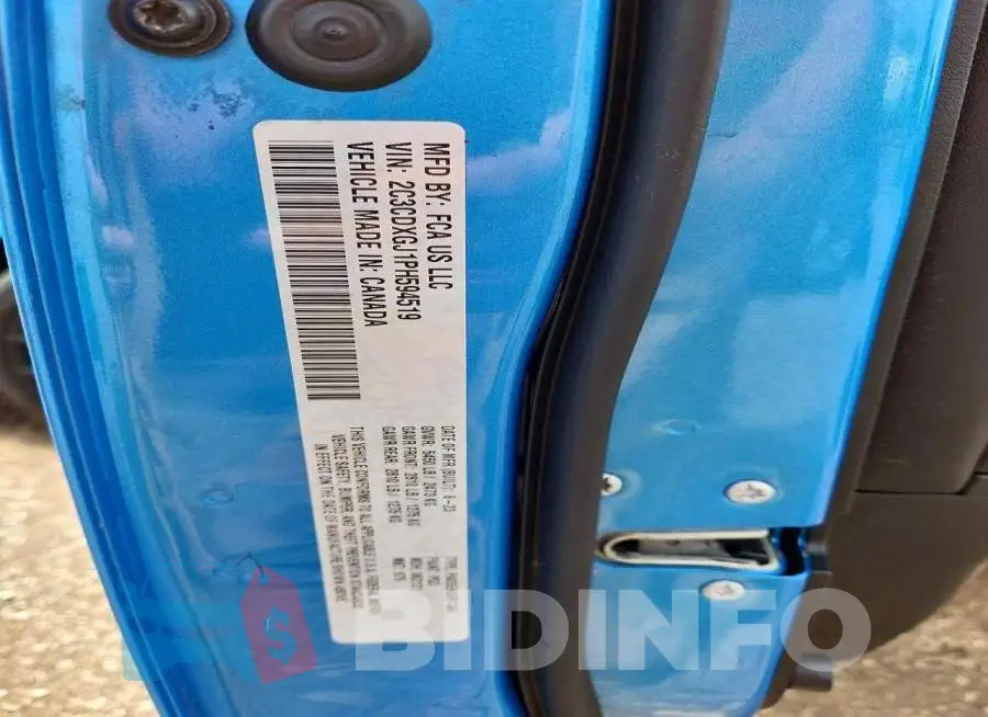 2C3CDXGJ1PH594519 Photo# 12
