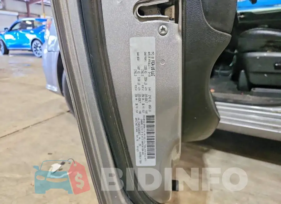 2C4RDGEG4KR538171 Photo# 13