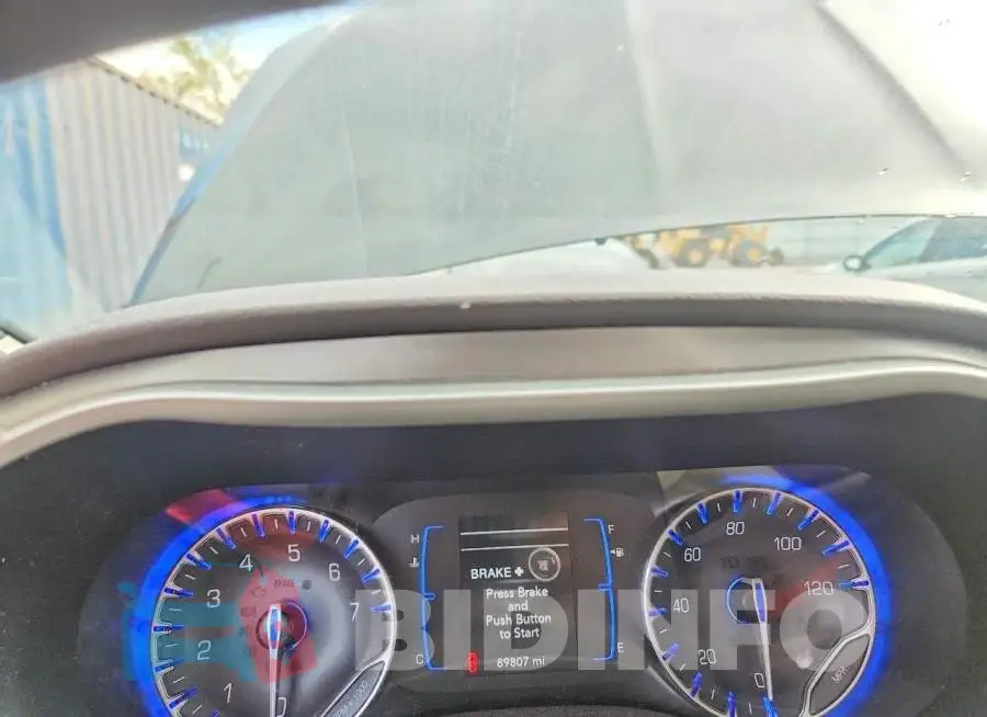 2C4RC1CG5HR519236 Photo# 9