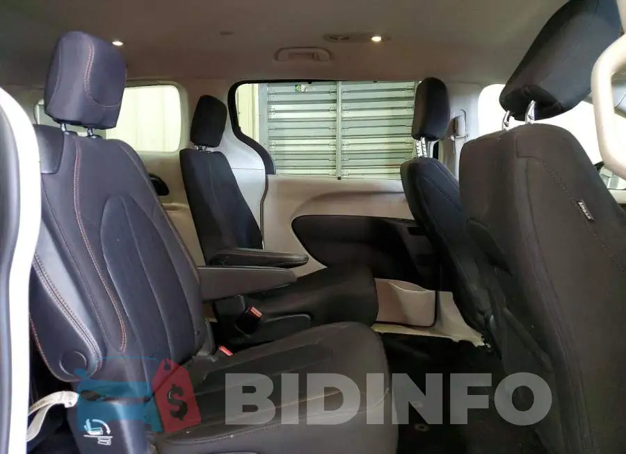 2C4RC1FG2LR158732 Photo# 11