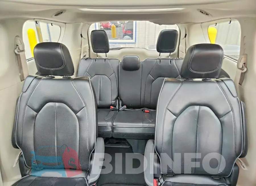 2C4RC1GG1JR232928 Photo# 10