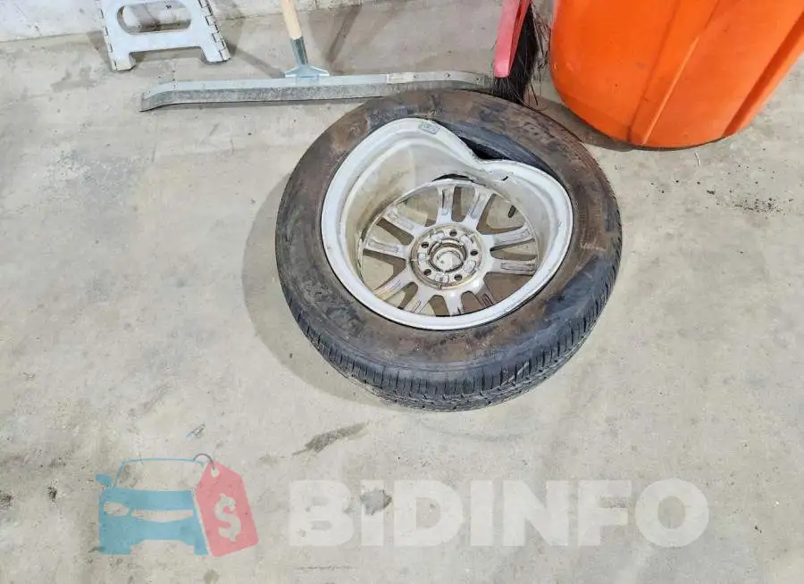 1FADP3F27JL207479 Photo# 12