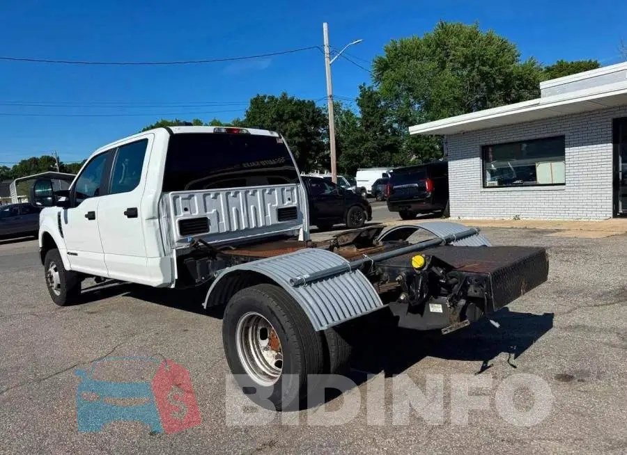 1FD8W3HTXMEC75168 Photo# 3