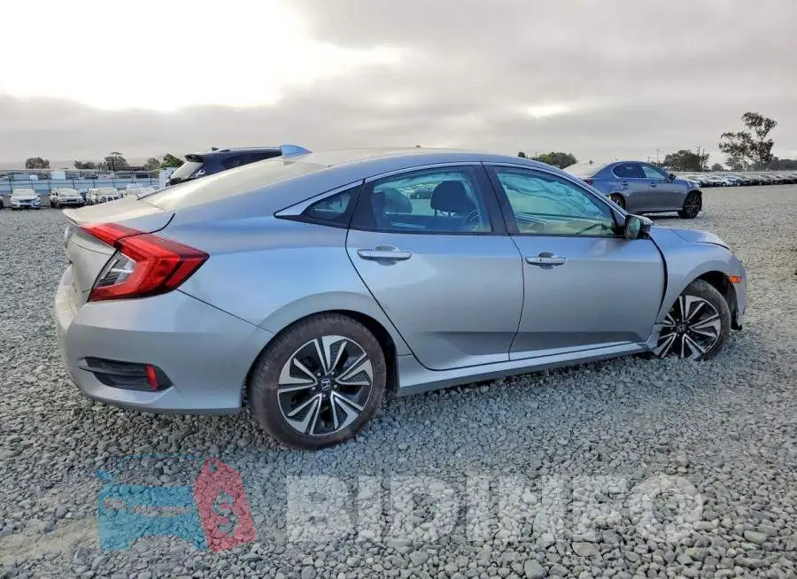 19XFC1F30HE207015 Photo# 3