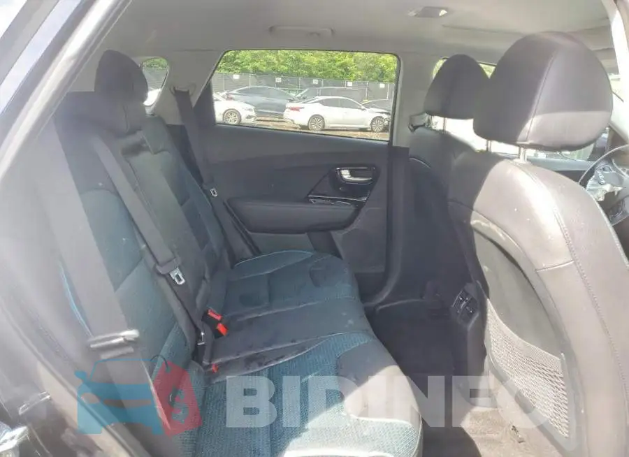 KNDCE3LG7N5156166 Photo# 11