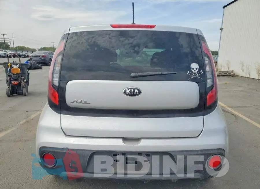 KNDJN2A2XJ7582425 Photo# 6
