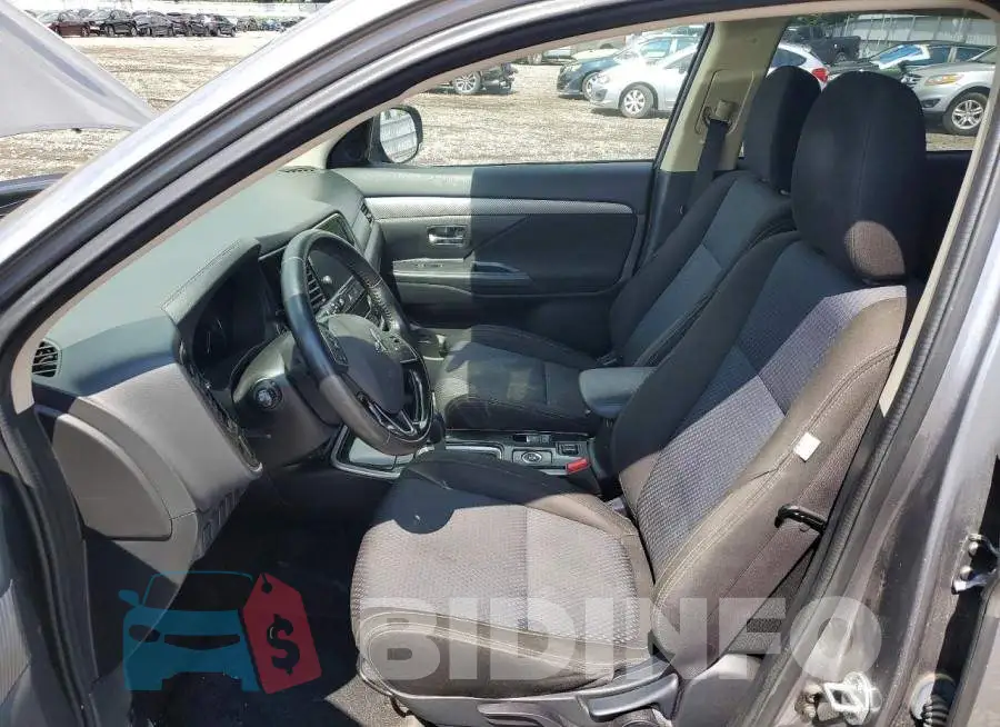 JA4AZ3A35JZ040327 Photo# 7